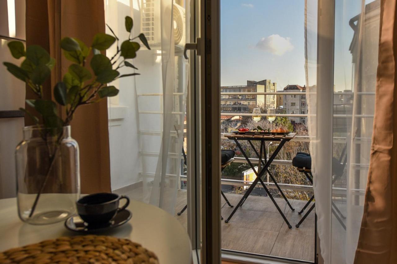 Cozy 1Br Escape - Apartment With Charming Balcony Near Universitate Boekarest Buitenkant foto