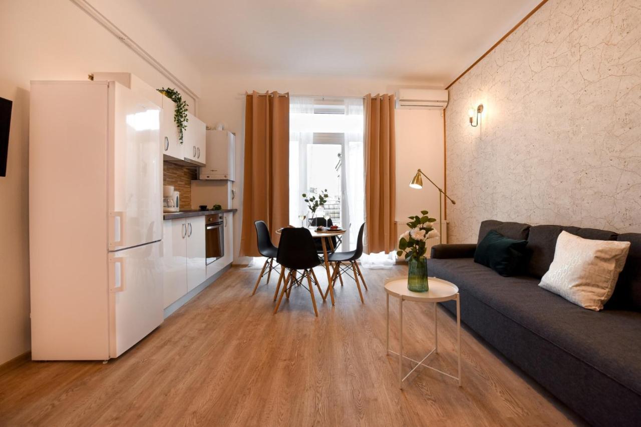 Cozy 1Br Escape - Apartment With Charming Balcony Near Universitate Boekarest Buitenkant foto